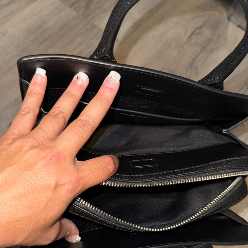 Laila Small Satchel Michael Kors Black Satchel (missing strap) - Picture 3 of 5